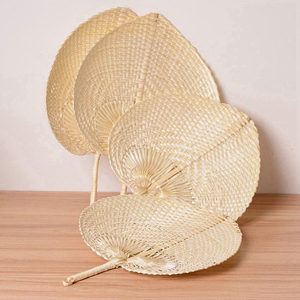 Abanico de mano para decoración de bodas, adorno y recuerdo de fiesta, abanico de bambú trenzado, abanicos de hoja de palma. - Product Image 1