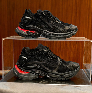 Nouvelles baskets de sport décontractées 2026 de luxe avec design LED, en fibre de polyuréthane, chaussures de marche respirantes de haute qualité pour hommes - Product Image 1