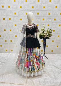 ชุดเลเฮนกาสำหรับเด็กพรีเมียมพร้อมกระโปรงจีบและเสื้อปักลาย – ชุดแต่งงานสำหรับเด็กผู้หญิง - Product Image 4