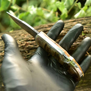 Cuchillo de Caza Plegable Forjado a Mano con Hoja de Acero de Damasco Grabada y Mango de Madera, Personalizable OEM - Product Image 5