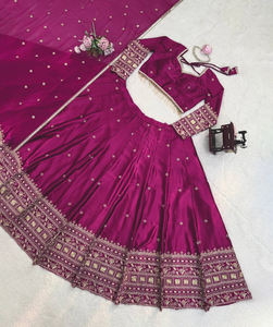 Lehenga Choli de satén tradicional indio, pakistaní y japonés de diseñador, con falda acampanada de 3.5 metros con cancan, para fiestas de Diwali y bodas. - Product Image 1