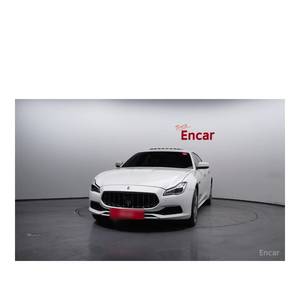 Maserati Quattroporte 3.0 V6 GranLusso Noviembre 2021 29,809 km Caja de Cambios Automática Asientos de Cuero Volante a la Izquierda Cámara Trasera Techo Solar - Product Image 3