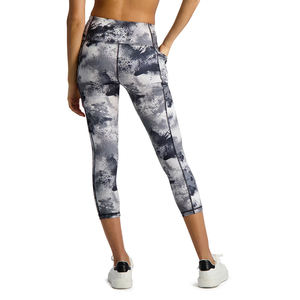 Leggings Capri imprimés Fearless pour femmes avec poches latérales, coupe ajustée, nouvelle arrivée, fabriqué au Pakistan, vente en gros - Product Image 4