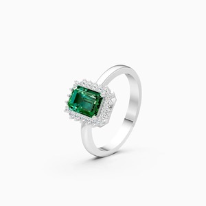 Diamante Cultivado en Laboratorio, Corte Esmeralda Verde Único con Halo, Anillo de Compromiso con 0.18 Ct |   En oro amarillo, blanco y rosa de 9 quilates - Product Image 2