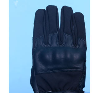 Guantes Unisex de Cuero Genuino Negro Kadia, Protección Completa para Dedos, Palma Acolchada, Protección de Nudillos, Cierre de Gancho y Bucle, Guantes para Ciclismo - Product Image 4