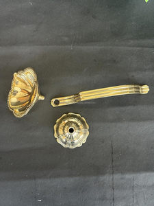 Brass aarti Diya with Handle | Auspicious Diya for Puja Room - Product Image 2