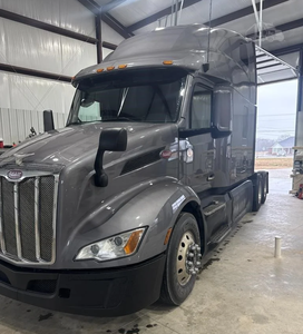 Camión Semirremolque Peterbilt 579 Sleeper Usado, Muy Limpio, Motor Potente, Años 2019-2020, Envío a Todo el Mundo - Product Image 6