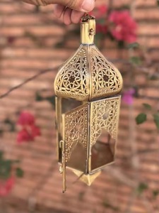 Farol Marroquí Cuadrado de Metal Dorado, Portavelas Colgante con Puerta Abierta para Decoración de Bodas y Hogar - Product Image 2
