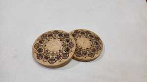 Support à gâteau en bois Madala gravé, antidérapant, réutilisable, fait main, de haute qualité, A.B Handicraftly Metal Uttar Pradesh - Product Image 4