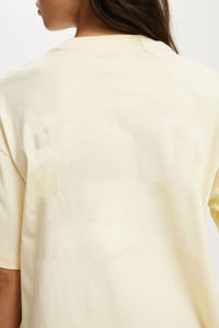 Camiseta Oversize con Cuello Redondo para Mujer, 100% Algodón, Corte Regular, Color Sólido, Impresión Gráfica Personalizada, Ropa de Verano, OEM ODM - Product Image 6