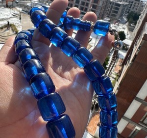Tasbih musulman islamique en résine turque fait main, 33 perles bleues, motif ange, écologique, personnalisable, artisanat intemporel pour la maison - Product Image 1