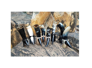 Corne à boire nordique Viking authentique, fabriquée à la main en corne de bœuf, style médiéval, avec sangle en cuir pour bar à domicile - Product Image 5