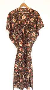 Robe kaftan en coton à fleurs foncées pour femmes, vêtements de détente doux pour la maison, vêtements de nuit - Product Image 2