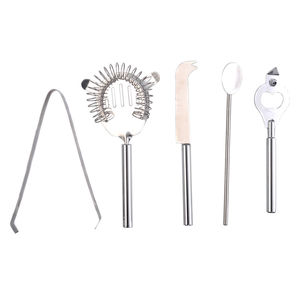 Kit de barman élégant en acier inoxydable avec shaker, doseur, cuillère et pilon pour cuisine moderne et organisation de fêtes - Product Image 1