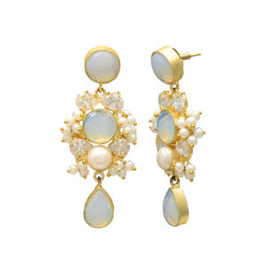 Boucles d'oreilles 3 couches en laiton plaqué or 24 carats pour femme, avec opalite, zircone cubique et perle d'eau douce, magnifiques et imposantes, pour mariage - Product Image 2