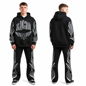 Ensemble de survêtement streetwear pour homme avec logo personnalisé, sweat à capuche et pantalon de jogging, noir et gris, coupe oversize, tenue décontractée et sportive - Product Image 1