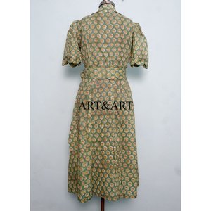 Robe midi florale Kangura pour femme, 100 % coton écologique, style Kangura, col en V, manches courtes, boutons décoratifs, lavable. - Product Image 6