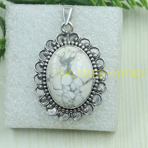 Colgante de Howlite Natural con Plata de Ley 925, Cabujón Ovalado Hecho a Mano, Joyería Boho Vintage Floral, Regalo para Mujer, Unisex - Product Image 3