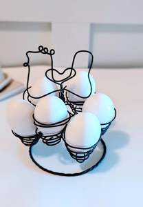 Porte-œufs en fer de forme créative pour une décoration de cuisine unique et un article cadeau - Product Image 2