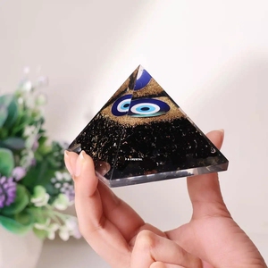 Pyramides d'Orgone Artisanales de Qualité Supérieure en Agate et Tourmaline Noire - Cadeaux Métaphysiques Nouvelle Ère pour Noël et le Nouvel An (Vente en Gros) - Product Image 2