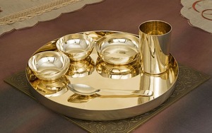 Vaisselle de service traditionnelle pour restaurant, vaisselle de mariage, ensemble de thali en bronze écologique de qualité supérieure pour cadeau de Diwali - Product Image 4