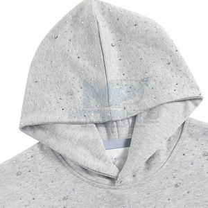 Sweat à capuche zippé en coton doux 100% avec strass, design élégant, excellent choix pour les looks décontractés d'hiver, style streetwear, écologique - Product Image 4