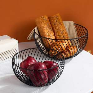 Corbeille à fruits en métal d'inspiration rustique et vintage pour la décoration de cuisine de style farmhouse, avec cadre ouvert et robuste - Product Image 2