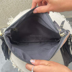 Bolso Bandolera de Cuero Negro Premium con Pedrería Turquesa, Gran Capacidad, Estilo Bohemio Occidental, para Mujer, Ideal para Viajes - Product Image 6