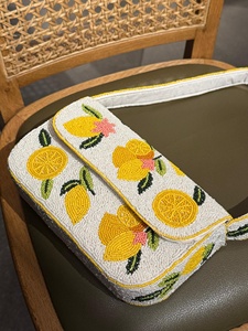 Sac bandoulière brodé fait main pour femme, motif citron perlé, pochette d'été, sac artisanal tendance, léger, prix de gros - Product Image 2