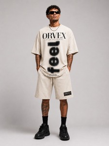 Conjunto de Camiseta y Pantalones Cortos Extra Grandes de Color Sólido Personalizado OEM ODM para Hombre, 2 Piezas, Ropa Urbana Ecológica, Peso Medio, 100% Algodón Transpirable - Product Image 1