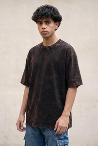T-shirt pour homme en jersey de coton lourd, coupe classique, manches courtes, col rond, streetwear, avec logo imprimé numériquement sur le devant - Product Image 2
