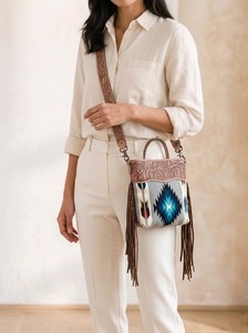 Bolso Hobo con Flecos y Detalles en Cuero, Bolso de Hombro Cruzado con Patrón Acolchado, Bolso de Mujer para Viajes Diarios - Product Image 2