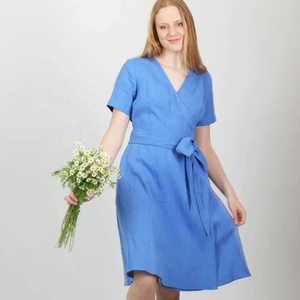 Nouvelle Arrivée Robe de Cérémonie Bleu Bleuet Longueur Genou 100% Coton Col V Coupe Trapèze Habillée pour Femme - Product Image 1