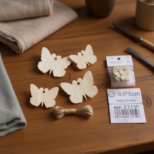 Etichette in legno a forma di farfalla Ilan 5x0,5 cm, 6 pezzi con spago di juta per etichettatura di capi d'abbigliamento - Product Image 2