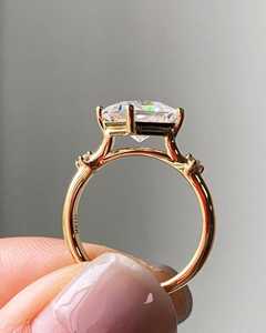 Bague solitaire moderne en or massif 14 carats avec diamant taille princesse de 1,00 carat, cultivé en laboratoire, pour mariage, occasions spéciales et événements festifs - Product Image 5