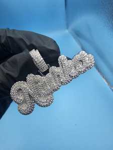 จี้เพชรโมอิสซาไนต์แบบกำหนดเอง ตัวอักษรชื่อย่อ ฮิปฮอป เครื่องประดับเงินแท้ 925 ประดับเพชร VVS สำหรับเป็นของขวัญ - Product Image 4