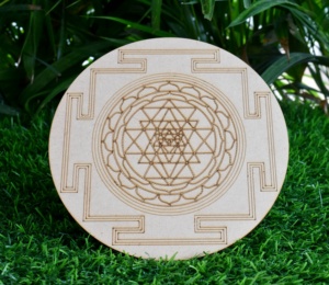 Proveedor Indio de Tableros de Cristal con Rejilla de Shree Yantra, Grabados en Madera, Superficie Lisa, de Alta Calidad, para Meditación, Venta al Por Mayor - Product Image 2