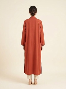 Bata Larga para Mujer, Color Terracota, Panel Suzani Bordado a Mano, Kimono Tradicional Hecho a Mano, Abierto - Product Image 4
