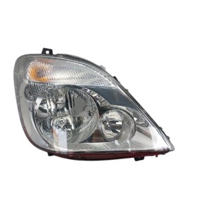 Phare avant droit d'occasion pour Sprinter A9068200261 - Product Image 1