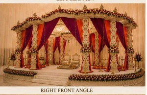 Mandap de madera de diseño exquisito para bodas jaines, elegante mandap de madera con cortinas moradas y naranjas para decoración de bodas en EE. UU. - Product Image 4