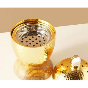 Quemador de Incienso de Metal Dorado Martillado con Base de Madera, Pieza Decorativa Elegante y Estilosa, Diseñada para una Fragancia de Lujo en el Hogar - Product Image 5