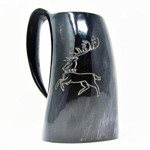 Mug à bière en corne naturelle fait main avec logo personnalisé, poignée et style vintage, pour usage extérieur. - Product Image 5