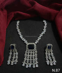 À la mode dernier argent plaqué gland balancent diamant américain élégant long collier clouté et ensemble de boucles d'oreilles pour les femmes et les filles - Product Image 2