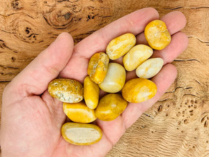 Piedras de Jade Amarillo Pulido, Forma Libre, Cristales Semipreciosos Amarillos, Piedras Rodadas para Feng Shui, Arte Coleccionable - Product Image 3