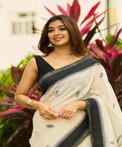 Sari de algodón crema con borde negro, ropa tradicional india para mujer, estilo casual, largo hasta el suelo, ajuste regular. - Product Image 2