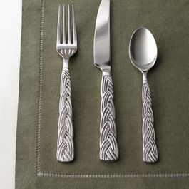Ensemble de couverts classiques en métal, acier inoxydable, ustensiles durables et polis, adaptés à la maison, à la cuisine, aux restaurants et aux hôtels. - Product Image 6