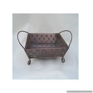 Elegante Macetero de Hierro Hecho a Mano en India con Acabado en Polvo, Autorriego y Ecológico - Product Image 3
