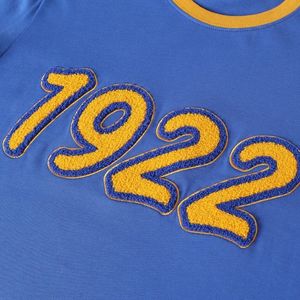 T-shirt Sigma Gamma Rho 1922 en chenille bleu roi avec bordure dorée, manches courtes, coton doux, coupe élégante et de qualité supérieure - Product Image 6