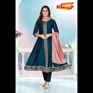 Dernier Costume Traditionnel Ethnique Sophistiqué pour Femme avec Floral Dupatta - Product Image 2