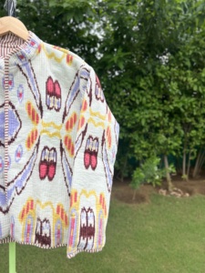 เสื้อแจ็คเก็ตผ้ากำมะหยี่บุผ้าฝ้ายแบบพรีเมียมสำหรับทุกเพศ |   ชั้นเสื้อผ้าลำลองน้ำหนักเบาทำมือ |   เสื้อผ้าบูติกดีไซเนอร์ |   ผู้ผลิตแบบ OEM - Product Image 4